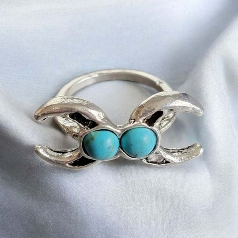 Silver and Turquoise Women's Ring